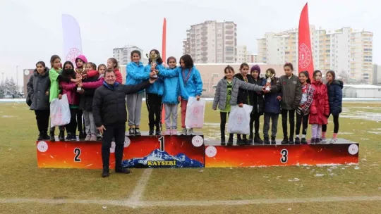 Heyet-i Temsiliye Atletizm Yarışlarının ilk gün müsabakaları sona erdi