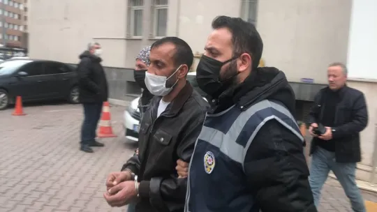 Hırsızdan pişkin sözler: 'Çekin yakışıklı çıkalım'