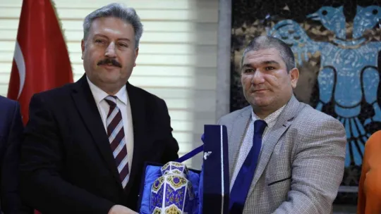 Hizmet-İş Sendikası ve belediye işçilerinden Başkan Palancıoğlu'na teşekkür