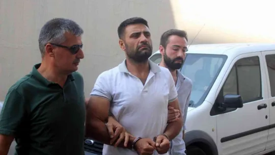 Husumetlilerine kurşun yağdıran Ünlü sanatçı Metin Işık ve oğlu adliyede