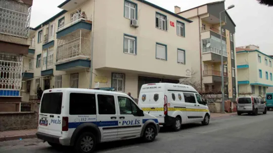 İlaç almak için çıktığı evine giremedi