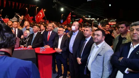 İş Dünyası 'Türkiye Aşkına' yürüdü