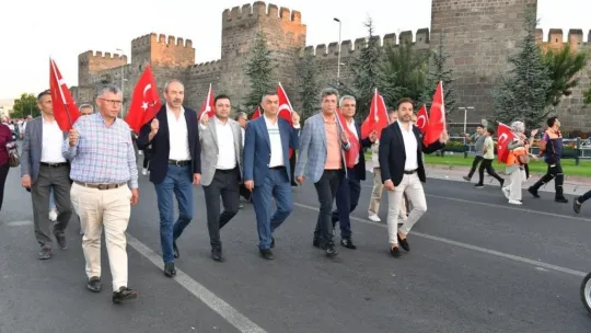 İş Dünyası 'Türkiye Aşkına' yürüdü