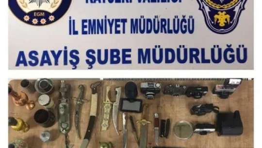 İş yerlerinden 760 bin TL'lik eşya çalan 2 kişi yakalandı