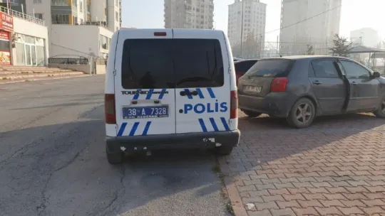 Isıtmak için aracını çalıştırdı, döndüğünde şoka uğradı