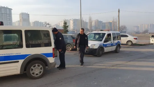 Isıtmak için aracını çalıştırdı, döndüğünde şoka uğradı