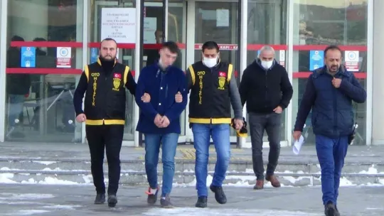 İterek otomobil çaldılar