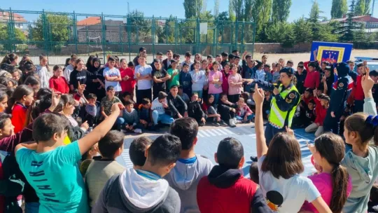 Jandarma 695 öğrenciye trafik eğitimi verdi