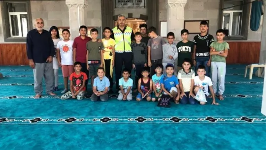 Jandarma bin 456 öğrenciye trafik eğitimi verdi
