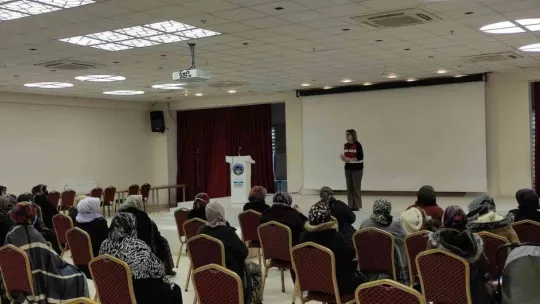 Jandarma kadınlara KADES'i anlattı