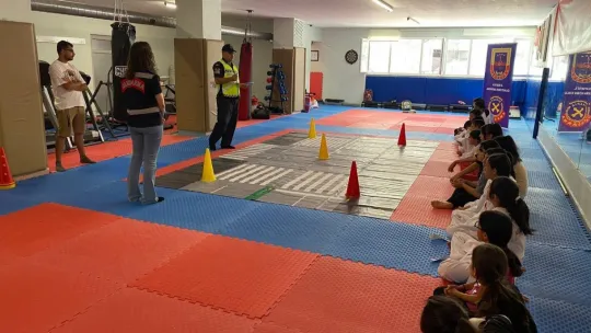 Jandarmadan öğrencilere 'taekwondo' eğitimi