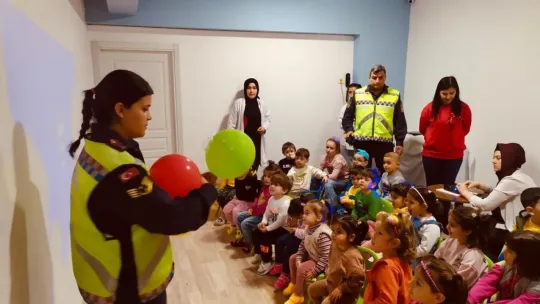 Jandarmadan okul öncesi öğrencilerine trafik eğitimi