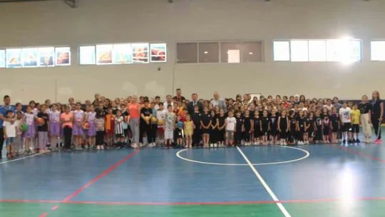 Kabakcı İncesu'da GSBOkulları'nı ziyaret etti