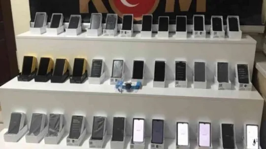 Kaçak telefon operasyonunda 5 kişi tutuklandı