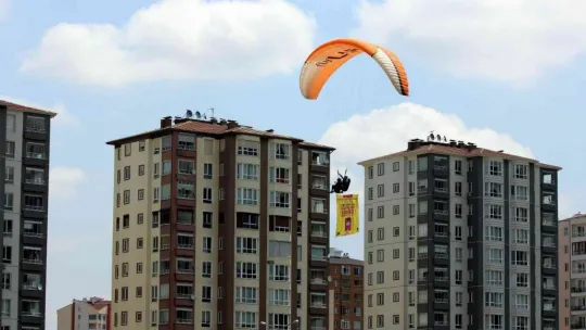 Kadına şiddete 'paraşütlü farkındalık'