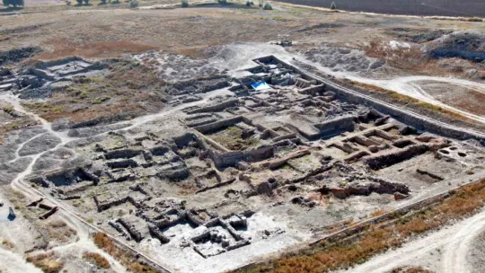 Kadınlar 4 bin yıl önce de 'TAKI'yormuş