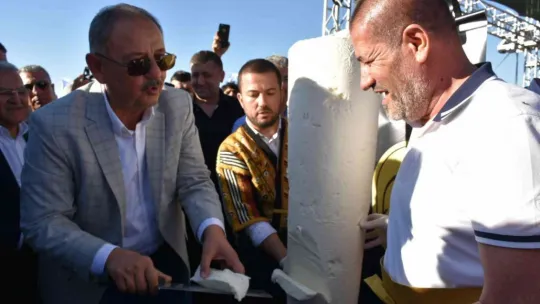 Kahramanmaraşlılar Kültür ve Sanat Festivali'nde ücretsiz dondurma dağıtıldı