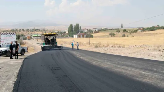 Kamber'de Dikkat Çeken Asfalt Çalışması