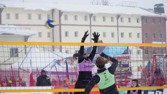 Kar Voleybolu Avrupa Kupası heyecanı Erciyes'te başladı
