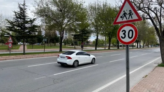 Kardeşlerinin ölümüne sebep olan sürücünün cezalandırılmasını istiyorlar