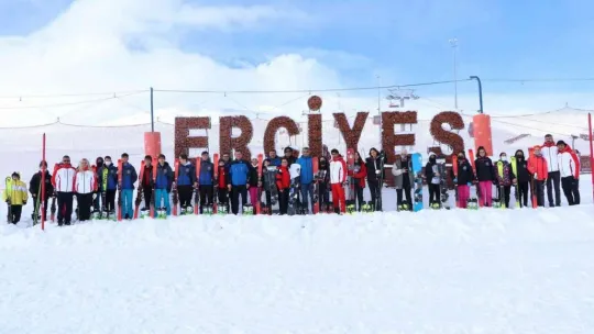 Kayakcılara malzeme yardımı yapıldı