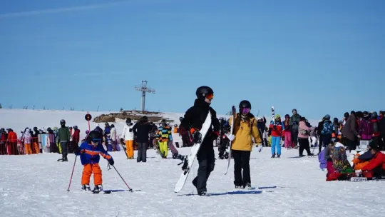 Kayakseverler hafta sonu soluğu Erciyes'te aldı