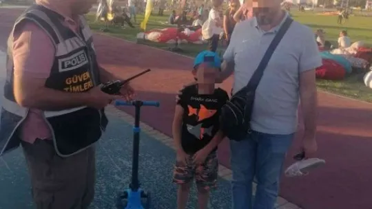 Kaybolan çocuk güven timleri sayesinde ailesine kavuştu