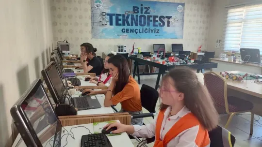 KAYMEK, 'Projen ile gel' sloganıyla Teknofest gençliği yetiştiriyor