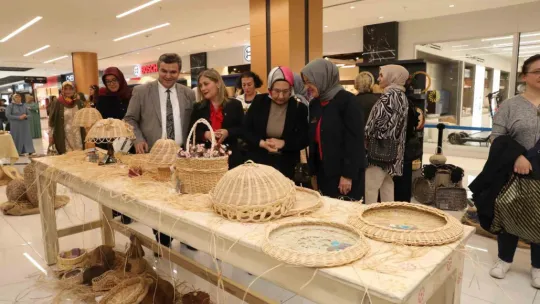 KAYMEK 'Sanat Örgüsü El Sanatları' Sergisi açıldı