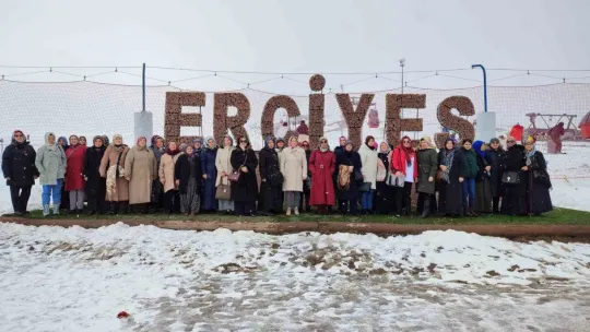 KAYMEK, Erciyes'i yakından görmeyen kursiyerlerini zirvede buluşturmaya devam ediyor