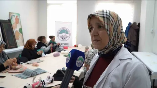 Kayseri Büyükşehir 'iyilik' örüyor, depremzedeler ısınıyor