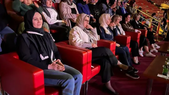 Kayseri'de bin kadınlı, dans, aerobik, zumba etkinliği tepki çekti