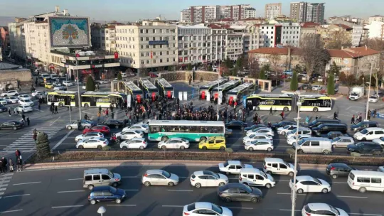 Kayseri Büyükşehir, ulaşım filosuna 15 yeni elektrikli otobüs kattı
