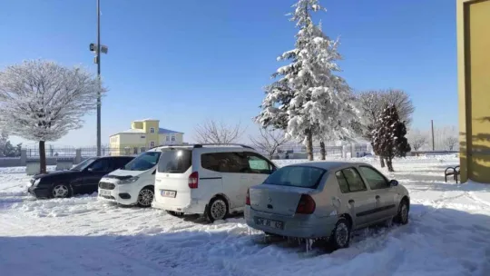 Kayseri buz tuttu