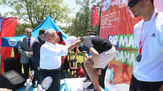 Kayseri'de 15 Temmuz Demokrasi ve Milli Birlik Günü Koşusu Düzenlendi