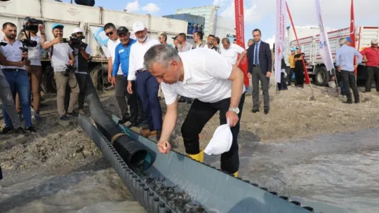 Kayseri'de 2 milyon yavru sazan balığı sularla buluşturuldu
