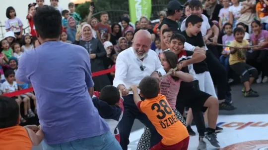 Kayseri'de 2017 yılından beri kesintisiz devam eden etkinlikte çocuklar, tatili dolu dolu geçiriyor