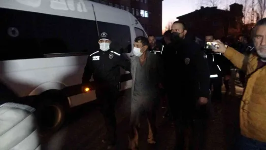 Kayseri'de 300 polisle 20 adrese şafak operasyonu: 50 gözaltı