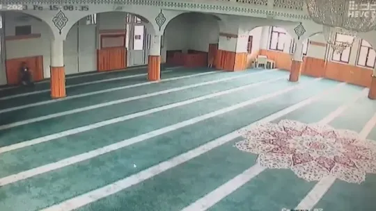 Camiden hırsızlık yapan şahıs yakalandı