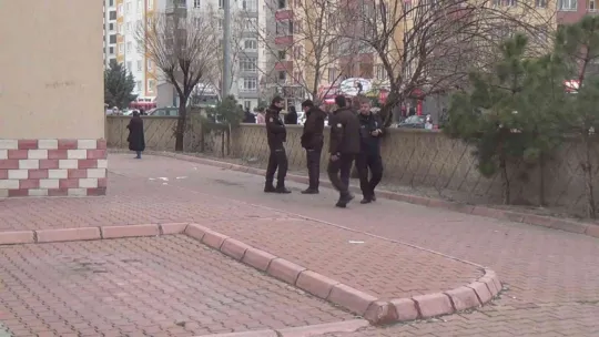 Kayseri'de 7. kattan düşen iki kuzen kız çocuğu hayatını kaybetti