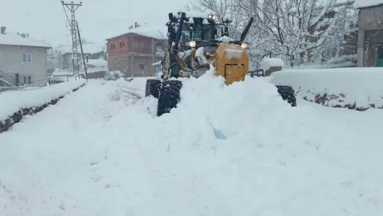 Kayseri'de 74 mahalle yolu ulaşıma açıldı