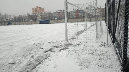 Kayseri'de amatör maçlara kar engeli