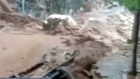 Kayseri'de aşırı yağış sel ve heyelana neden oldu