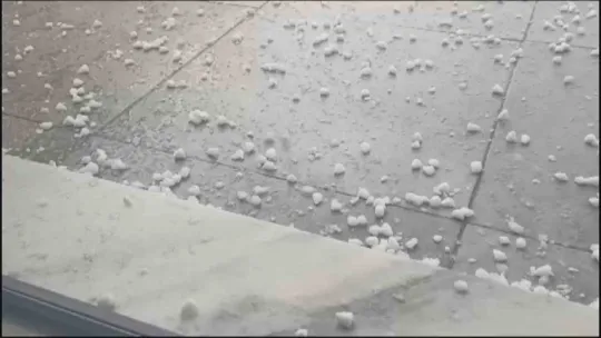 Kayseri'de dolu bir anda bastırdı, vatandaşlar ne yapacağını şaşırdı