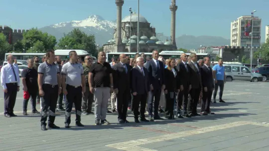 Kayseri'de Dünya Çevre Günü dolayısıyla çelenk koyma töreni düzenlendi
