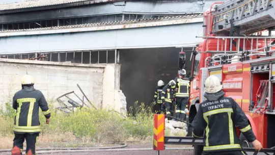 Kayseri'de fabrika yangını 1 saatte söndürüldü