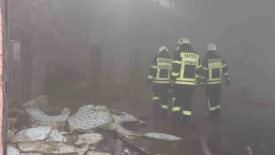 Kayseri'de fabrika yangını 1 saatte söndürüldü