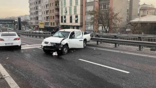 Kayseri'de facia gibi kaza: 4 yaralı