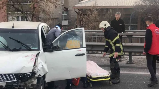 Kayseri'de facia gibi kaza: 4 yaralı