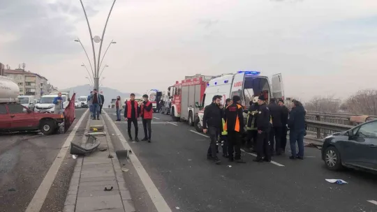 Kayseri'de facia gibi kaza: 4 yaralı